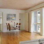 Three-bedroom In Grasted