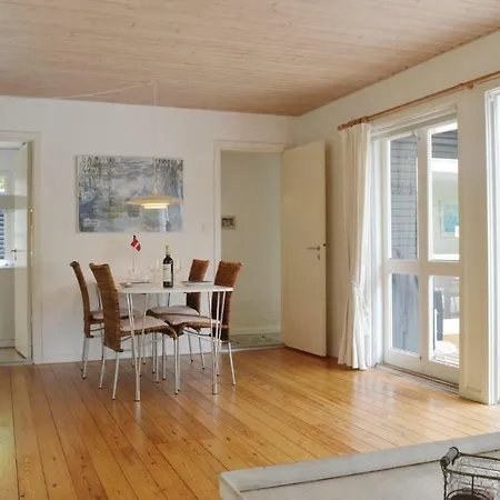 Three-bedroom In Grasted