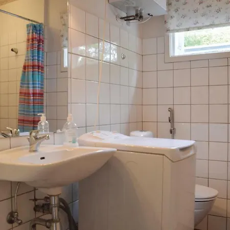 Three-bedroom In Grasted *
