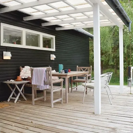 3 Bedroom Beach Front Home In Graested